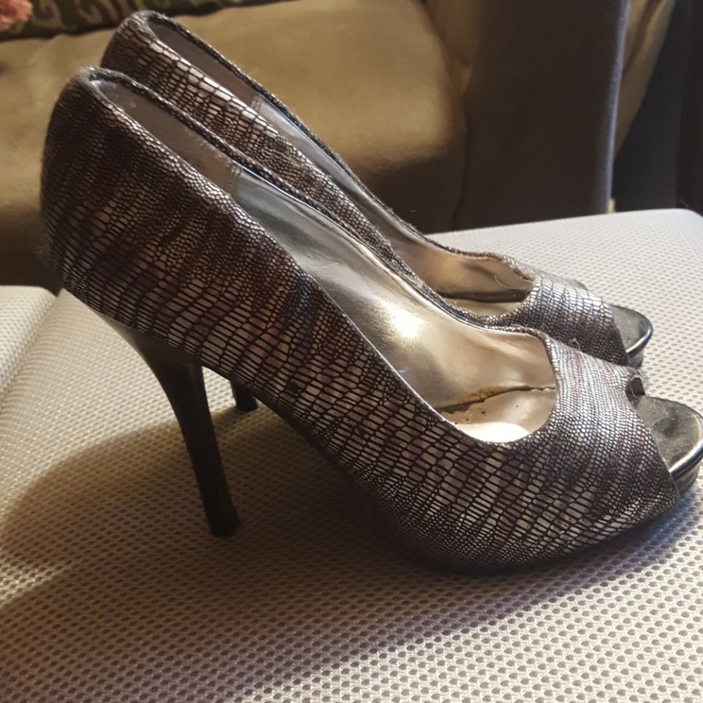 Open toe pumps - Picture 3 of 3